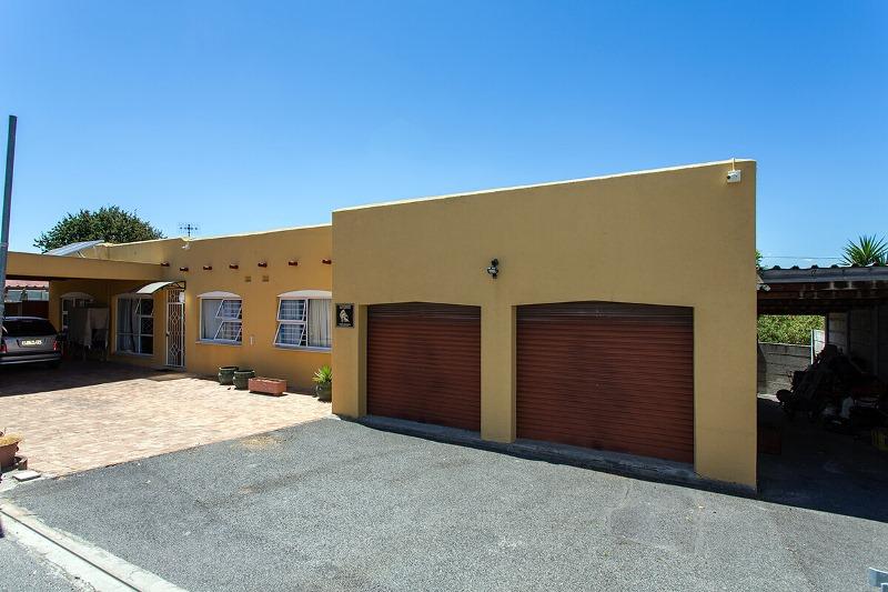 3 Bedroom Property for Sale in Morgenster Western Cape